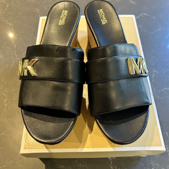 MICHAEL KORS - JILLY PLATFORM SLIDE - SZ 8.5 - WORN ONCE - Picture 8 of 9